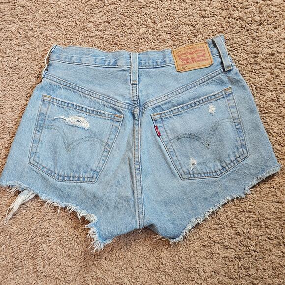 Levis 501 Shorts Womens 25 Blue Cut Off Denim Stretch Button Fly Mid Rise - Picture 5 of 10